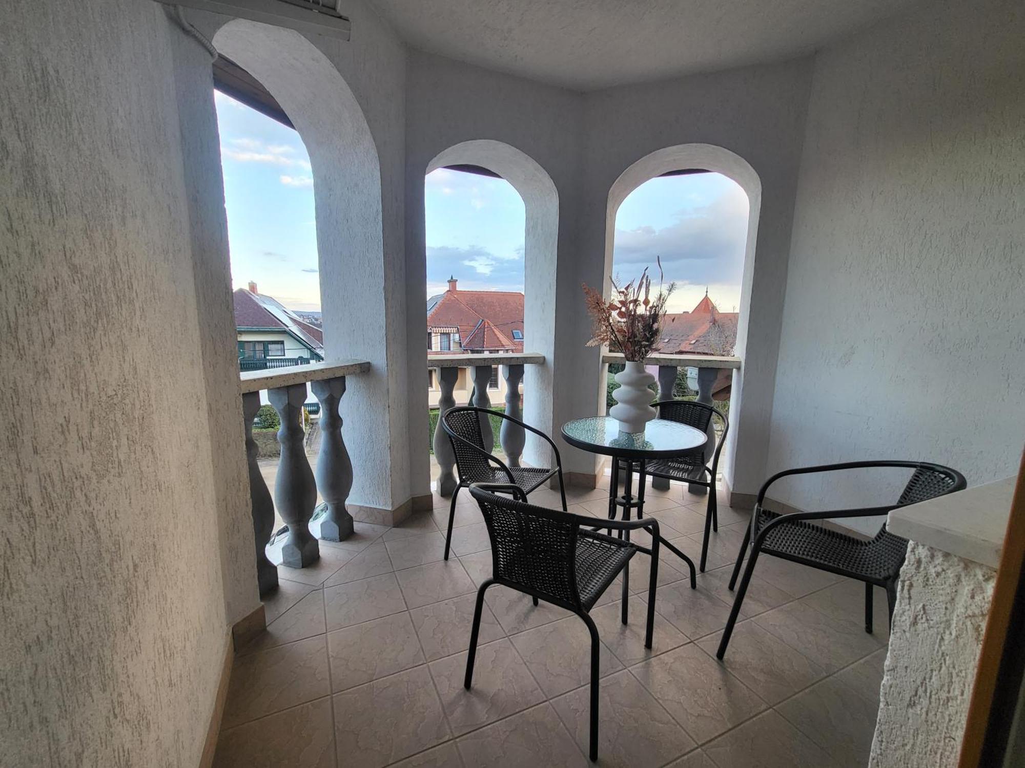 Villa Nova Hévíz Exteriör bild