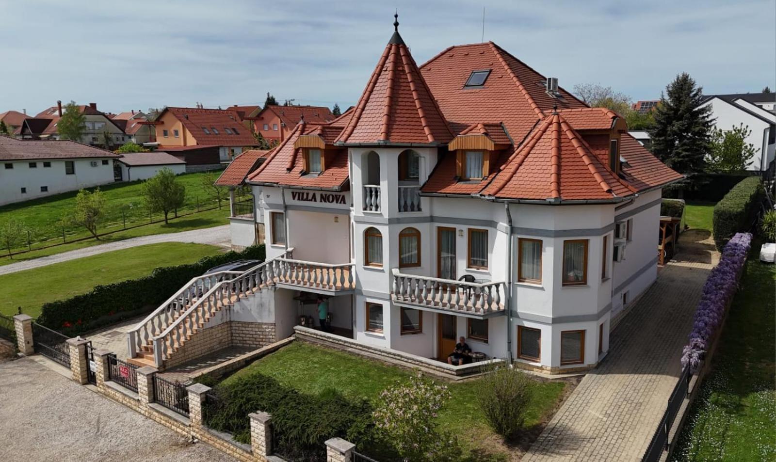 Villa Nova Hévíz Exteriör bild